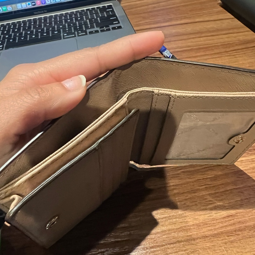 Michael kors wallet